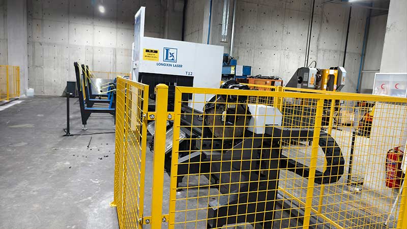 Автоматический станок для резки труб лазером LX-T12 для производства мотоциклов и электромобилей Автоматический станок для резки труб лазером LX-T12 для производства мотоциклов и электромобилей